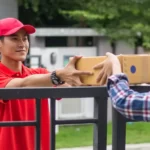 E-commerce delivery agent delivering orders to a customer | Locad